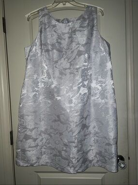 white Floral Jacquard Sleeveless Dress